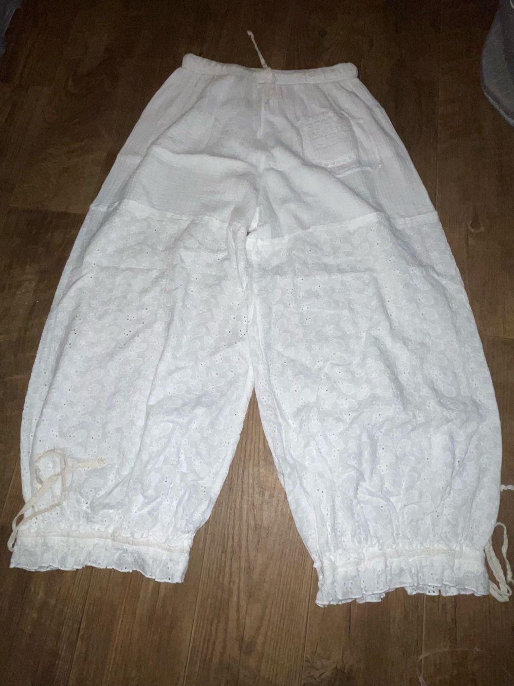 POL White Eyelet Cotton Casual Drawstring Crop Pants